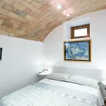 Sarzana House