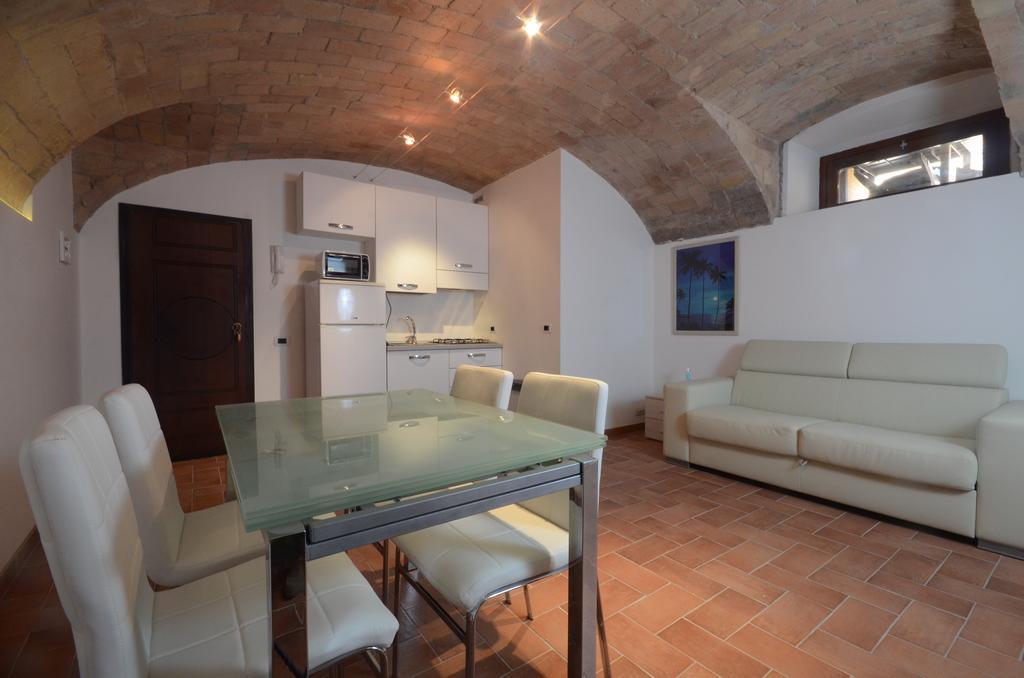 Sarzana House *