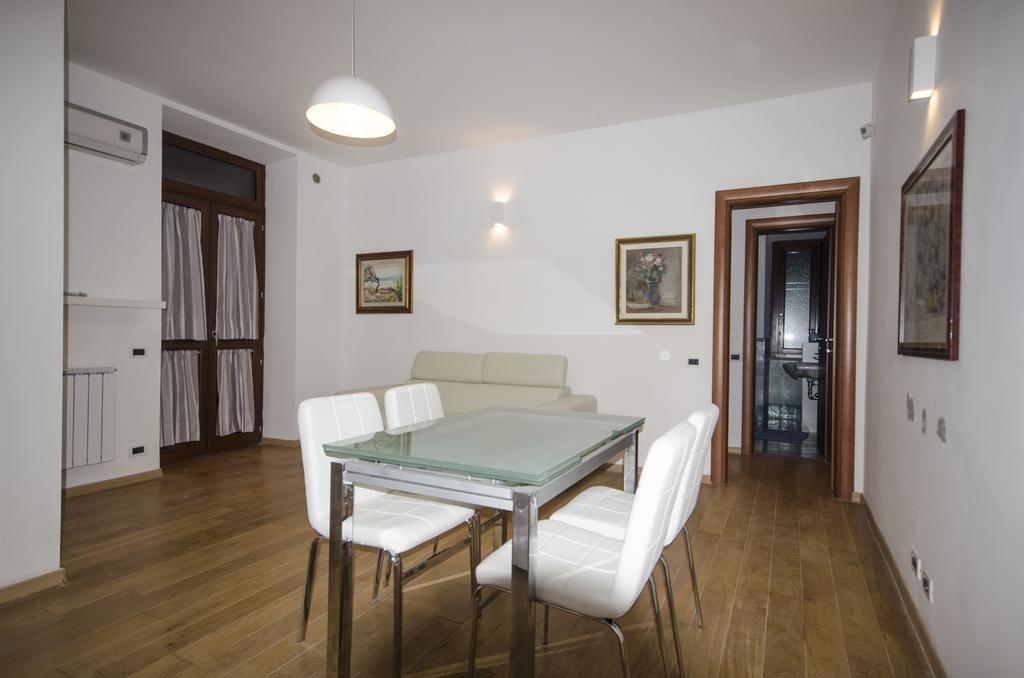 Sarzana House *